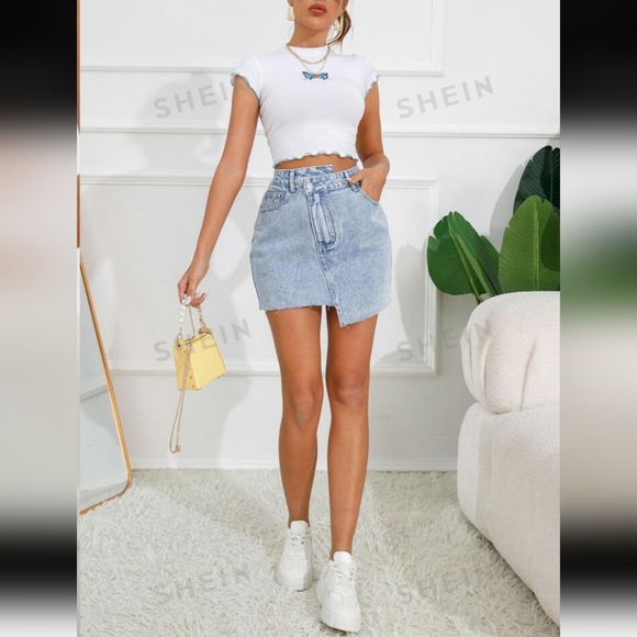 2/20$ Shein light blue washed asymmetric mini jeans skirt, size XS - Picture 13 of 13